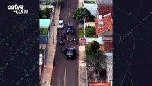 Imagem aérea: homem é preso com arma após agredir a mãe em Foz do Iguaçu