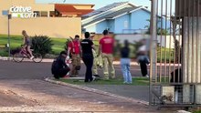 Cachorro fica preso em bueiro e mobiliza equipes do Corpo de Bombeiros