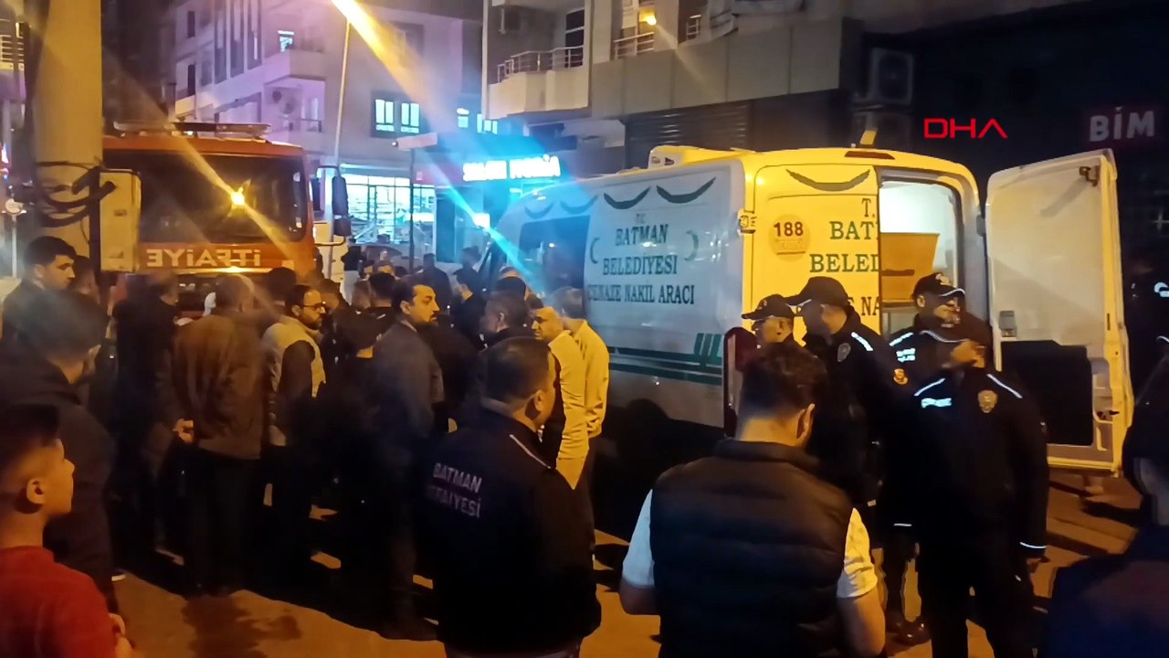 Apartman dairesinde evde çıkan yangında 2 kişi ölü bulundu