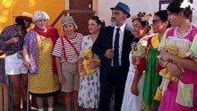 Padres llevan el Chavo del 8 a primaria de Mérida por el Día del Niño