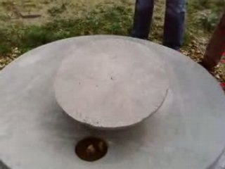 Romain qui sort de la bouche degout!!