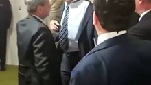 Deputado leva assessor de Janones à delegacia após intromissão em entrevista ao vivo; veja