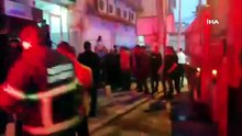 Dumanların yükseldiği evden bir kadın ve bir erkek yanmış halde bulundu