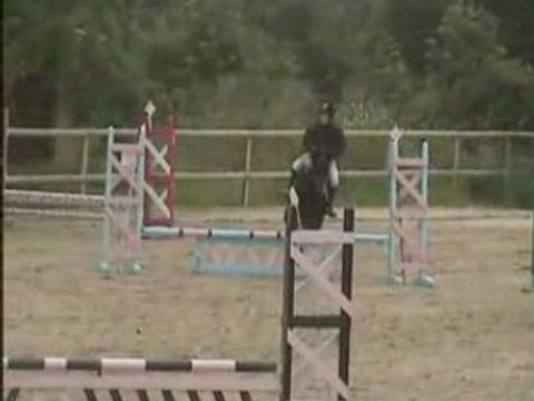 Margaux et coné club poney 2 à coulommiers le 8 juin