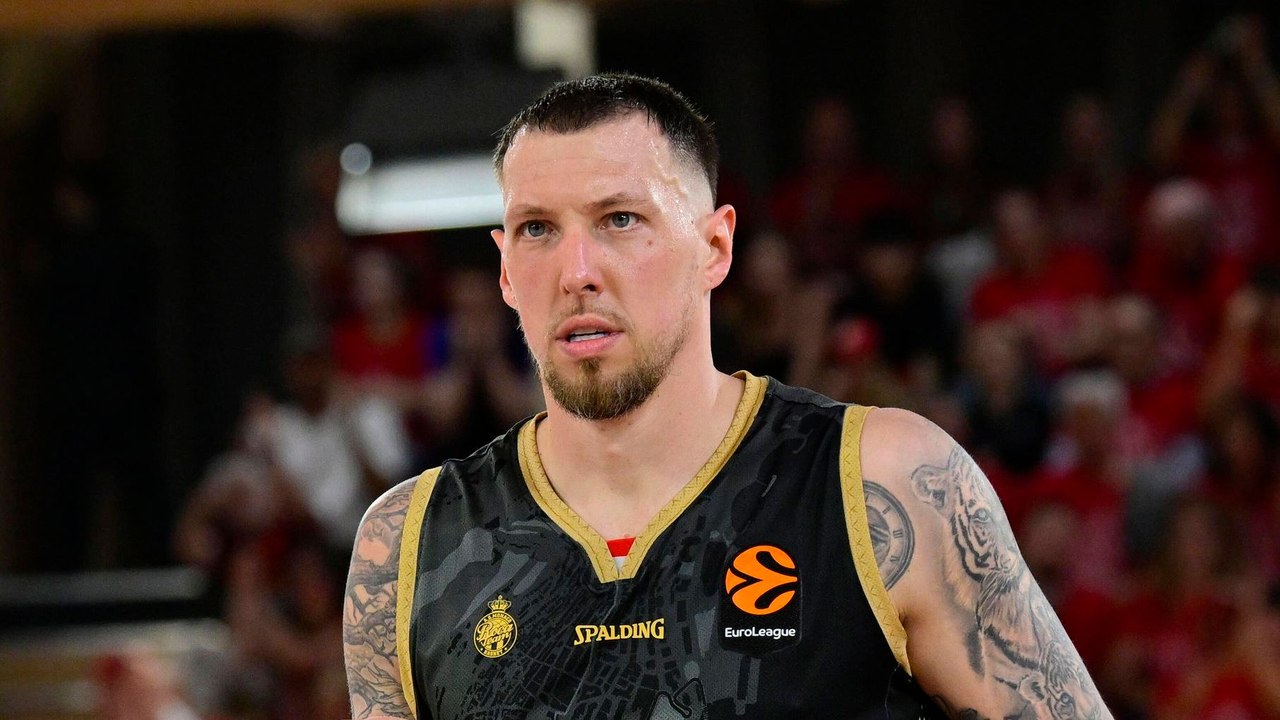 Sorgen um Theis: Deutscher Big Man verletzt sich gegen Olympiakos