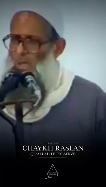 On peut être entouré et se sentir terriblement seul(e).