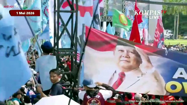 Detik-Detik Prabowo Buka-Lempar Baju hingga Salami Buruh Usai Pidato di May Day 2026