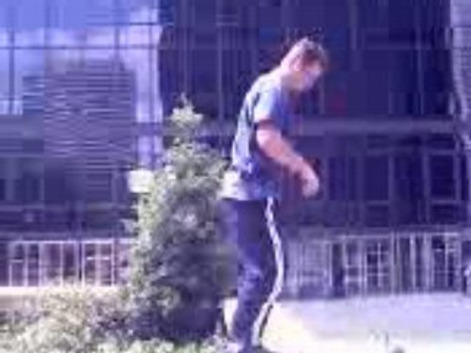 dam salto arriere
