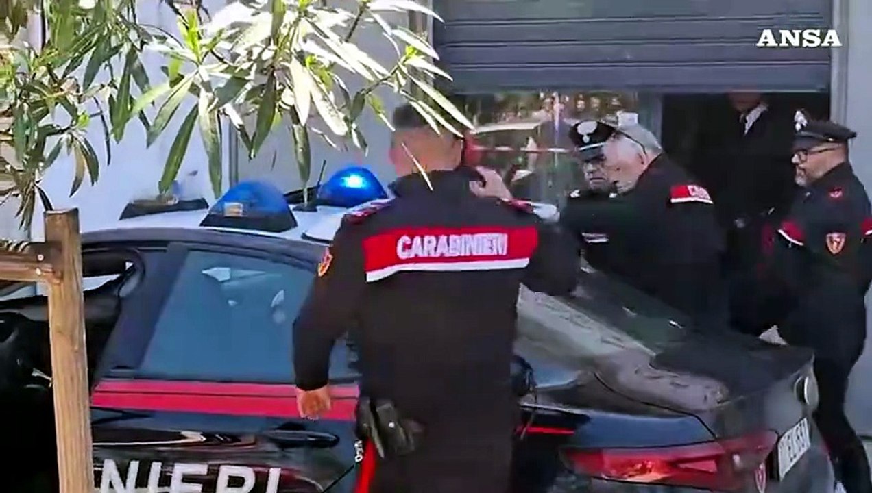 Bari, cadavere di un uomo scomparso da giorni trovato in un negozio