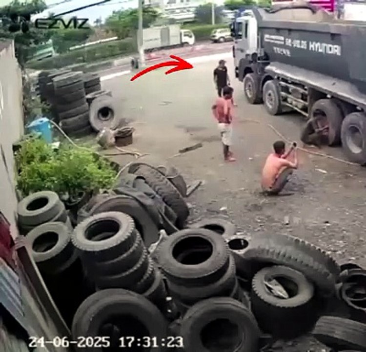 Expert worker Viral Accident