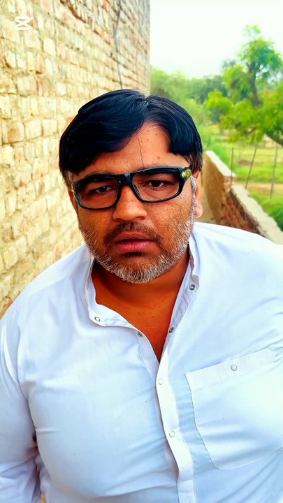 Idhaer idhaer Kya dekh Rahe ho