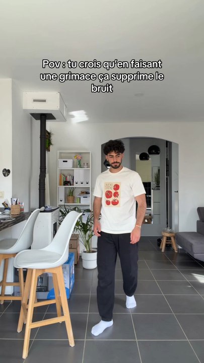 Moi à 2h du matin quand j’ai peur de réveiller mes parents 😅