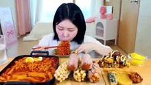 ASMR MUKBANG| Spicy Tteokbokki with Ramen, Whole Mozzarella Cheese Hot dog, Takoyaki