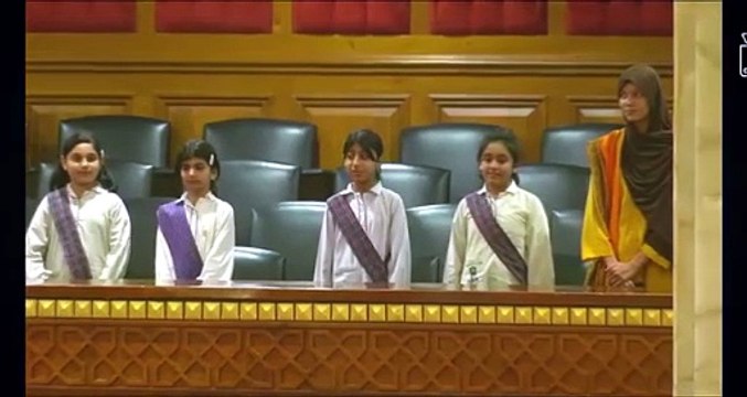 سپیکر پنجاب اسمبلی ملک محمد احمد خان آج وزیٹر گیلری میں سکول کے بچوں کا ایک خط پیش کر رہے ہیں