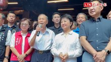 盧秀燕贈匾萬和宮 董事長喊：讓台中市出一個女總統