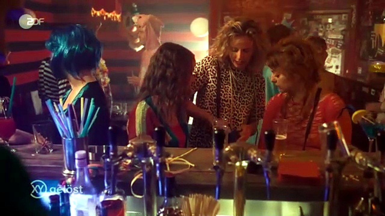 XY gelöst S05E01-Mord im Karneval