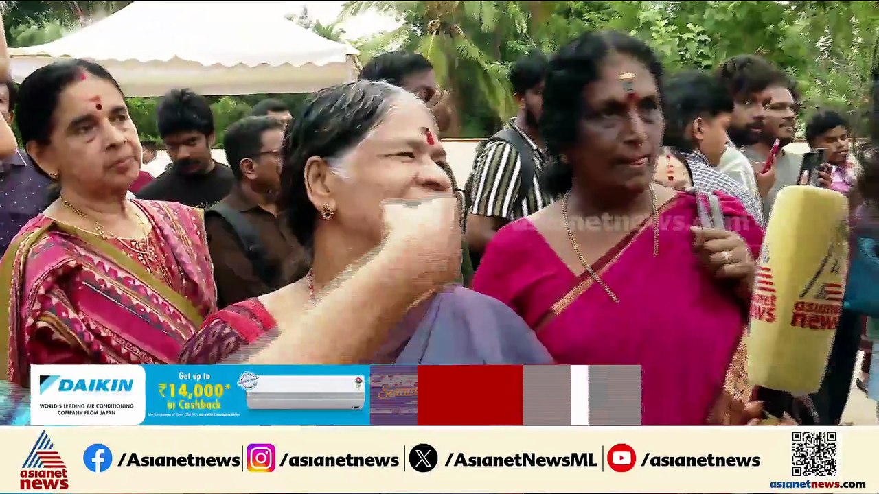ക്ഷേത്രോത്സവം ഗംഭീരമായി നടത്തി; സംഘാടകർക്ക് സമ്മാനവുമായി ക്ഷേത്രം ട്രസ്റ്റ്