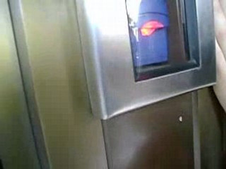 09.06.08 Repète des Jonas brothers à la tour Eiffel 2/2