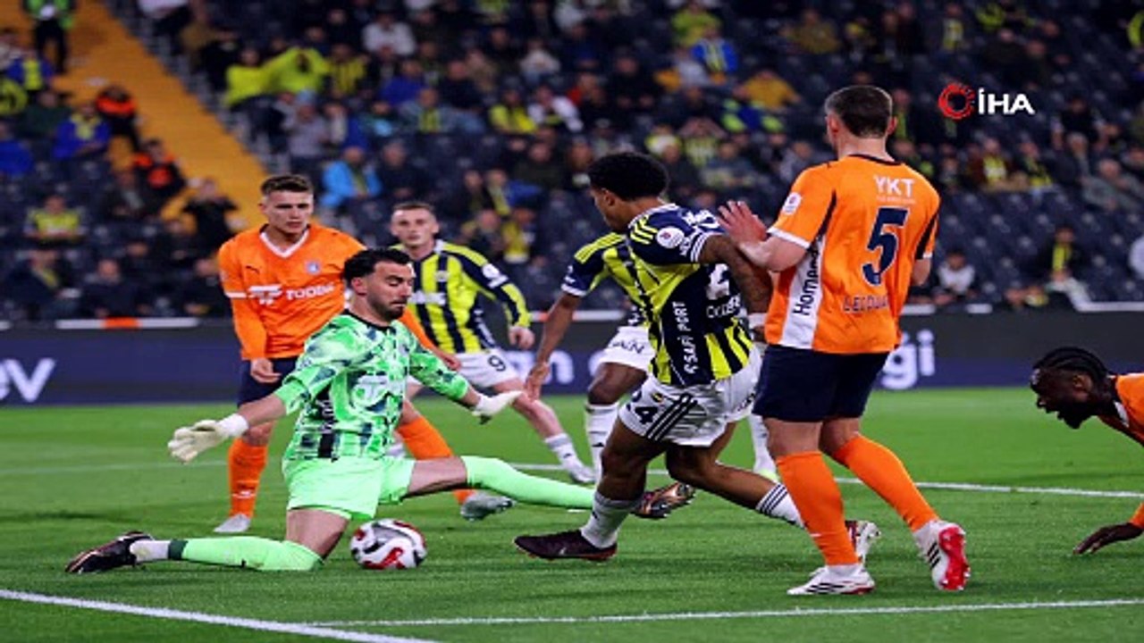 Trendyol Süper Lig: Fenerbahçe: 1 - RAMS Başakşehir: 1 (İlk yarı) | Ajansspor | IHA