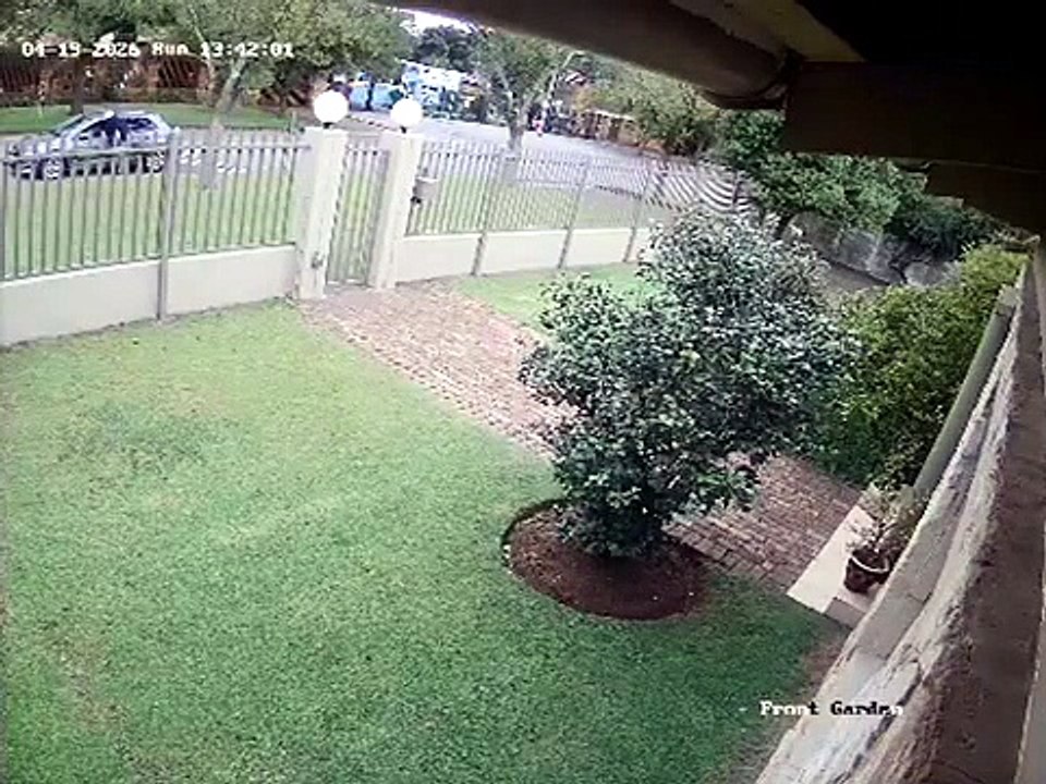 Davidson Street, Rynfield #SouthAfrica #CCTV #CaughtOnCamera #CCTVFootage