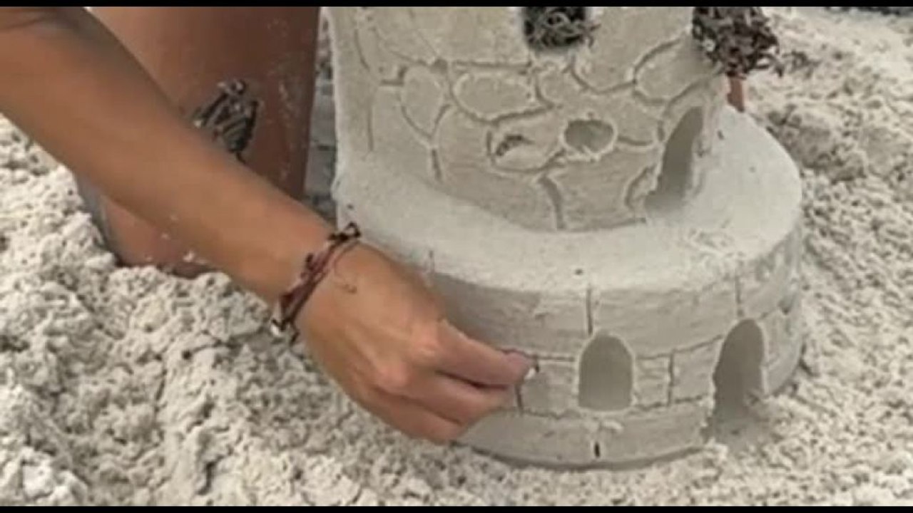 Sulle spiagge dell'Alabama l'arte effimera dei castelli di sabbia