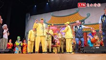 史上首次！ 紙風車劇團白沙屯演出 粉紅超跑衝上舞台做一事