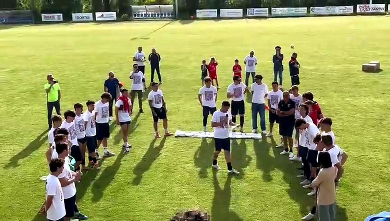 Martina, mi vuoi sposare? La Geotermica vince e il capitano fa la proposta in campo