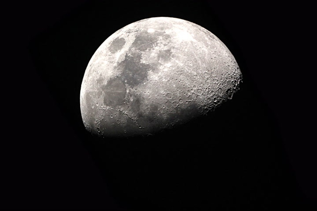 Moon’s Mysterious Flashes Possibly Explained