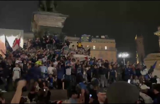 Inter, lo scudetto è realtà! Al fischio finale parte la festa in piazza Duomo