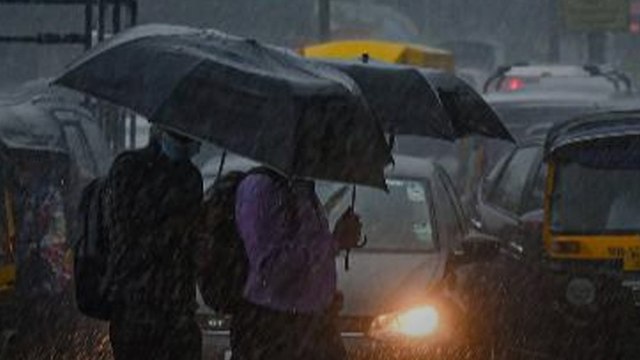 IMD Rain Thunderstorm Alert: दिल्ली से बंगाल तक मौसम विभाग ने जारी की Rain Warning