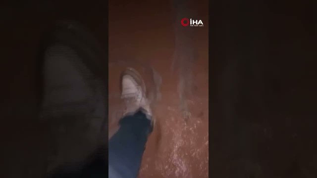 Süper hücre vurdu, şehir felç oldu | Otoparklar çamurla doldu, araçlar mahsur kaldı