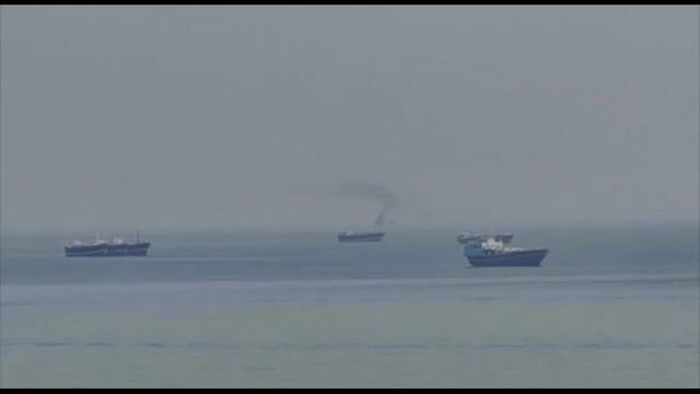 Trump: libereremo le navi a Hormuz. L'Iran: no a interferenze