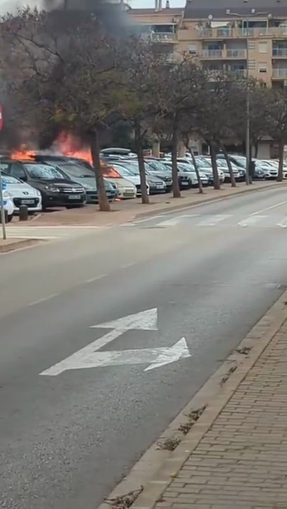 Incendio de 4 coches en Dénia