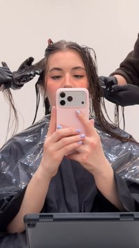 J'ai testé le coiffeur au Japon!! J'ai profité de mon voyage pour faire la coupe de mes rêves et je ne me suis jamais trouvé aussi jolie 🥹Le salon c'est ii+u à Ginza! Attention ils ne parlent que japonais ✨#coiffeur #coiffure #japon #voyagejapon #toky