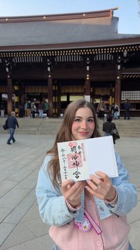Dire que j'avais jamais acheté de goshuincho alors que j'aime trop visiter les temples et sanctuaires au Japon!!Maintenant je vais pouvoir le remplir des calligraphiesuniques de ce chaque temple qu'on visite 🤩#goshuin #goshuicho #japon #voyagejapon