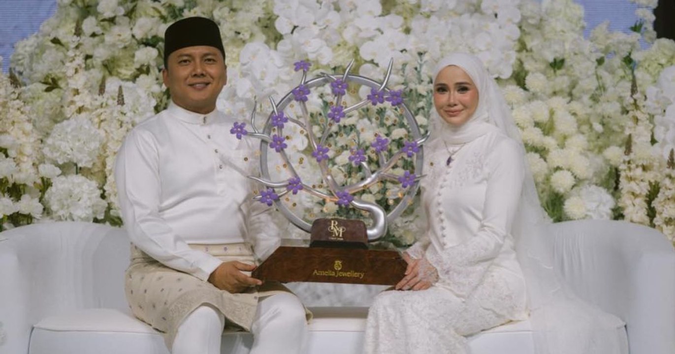 Hantaran ‘Pokok Emas Sakura Ungu’ Sempena Perkahwinan Radin & Mira