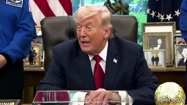 Trump: libereremo le navi a Hormuz. L'Iran: no a interferenze