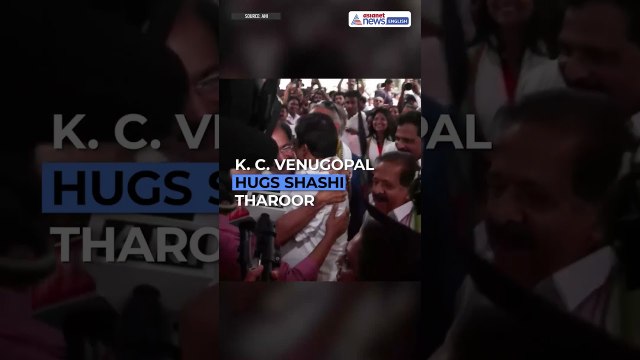 K C Venugopal Hugs Shashi Tharoor as UDF Crosses Majority in Keralam