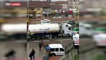Mucizevi kurtuluş: Tır ile tanker arasında ezilen araç sürücüsü yaralı kurtuldu