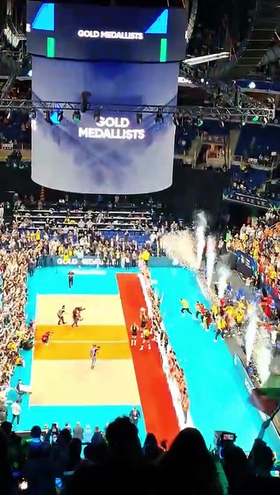 Şampiyon VakıfBank - VakıfBank 3-1 Eczacıbaşı Dynavit - CEV Zeren Group Şampiyonlar Ligi Final