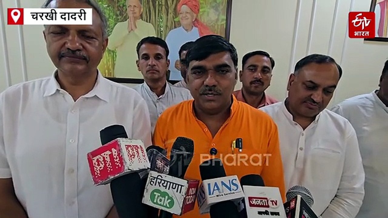 बंगाल-असम जीत की गूंज हरियाणा तक, खुशी से झूमे भाजपा कार्यकर्ता, मिठाई खिलाकर मनाया जश्न