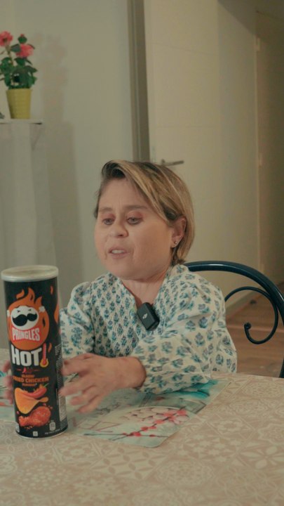 Ma mère goute les chips piquantes ? 😱