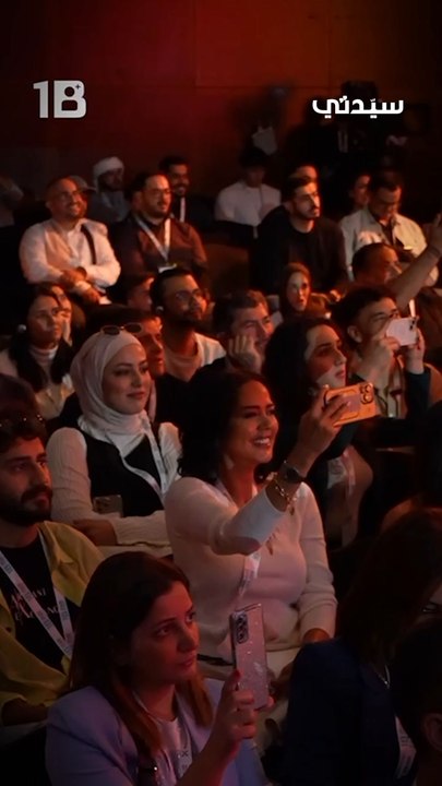 جلسة صانع المحتوى أحمد الغندور صاحب برنامج الدحيح وعضو لجنة التحكيم في قمة المليار متابع