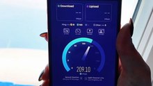 Starlink WiFi Speed Test on United Airlines 737