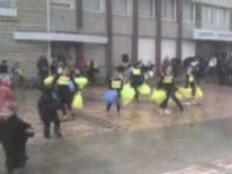 Pompom girl de st armel au carnaval de chantepie
