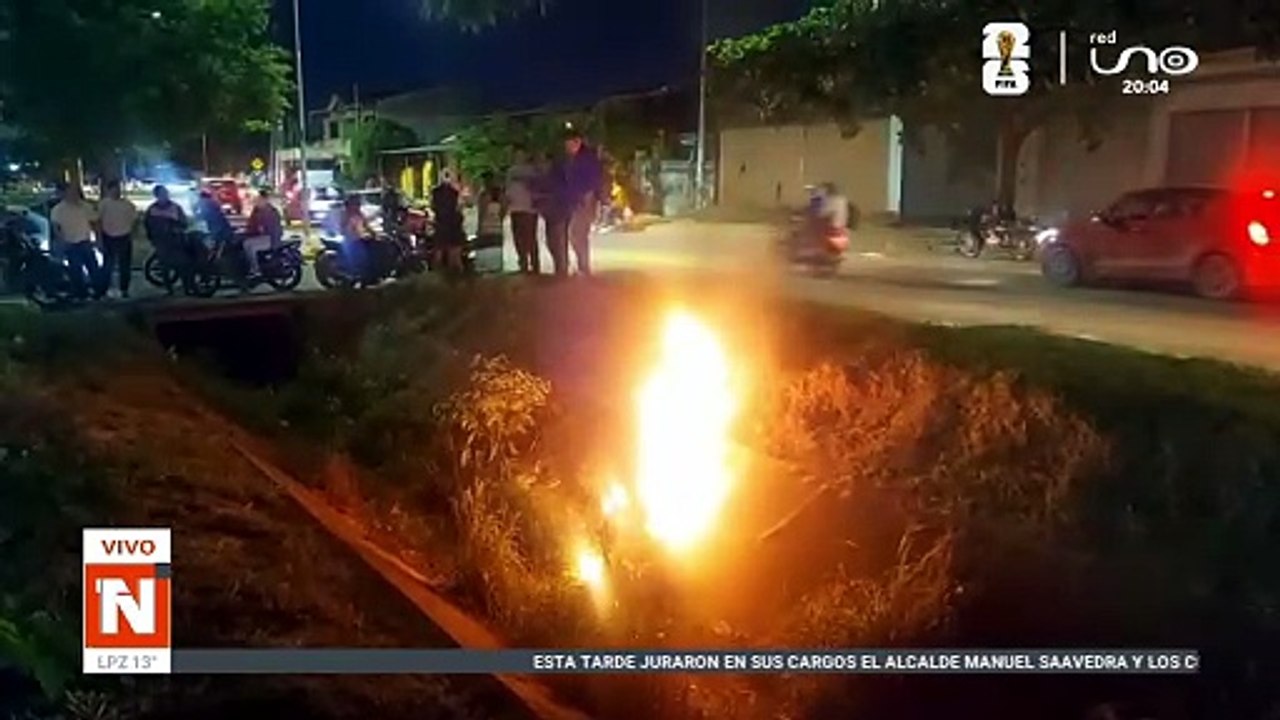 QUEMARON MOTO DE ANTISOCIALES EN SANTA CRUZ