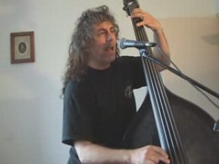 Walking on the moon ( cover police )