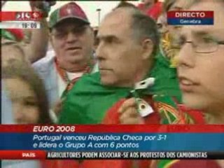 Supporters portugais à la  sortie du match