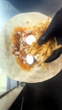 French Tacos Gratiné Chèvre & Miel Viande & Sauce Gruyère & Frites #BR3 #Tacos #Food #Foodies #Foodlover