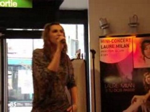 Laure Milan Par les hommes qui courent show case